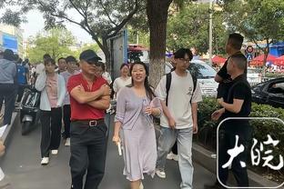 南通门将薛庆浩出击冒顶把李圣龙干翻，被直红罚下